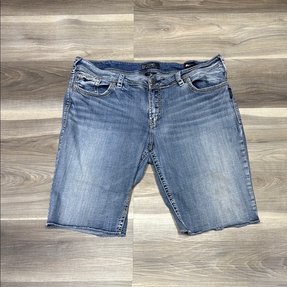 🏴 Silver jeans Casual Blue Denim Bermuda Shorts size 20 - Picture 1 of 7